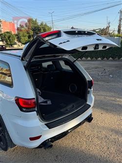 جیپ گراند شیرۆکی